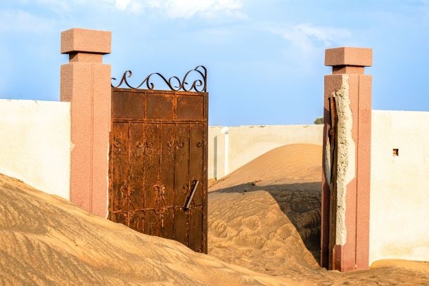 Al Madam - versunken im Wüstensand 