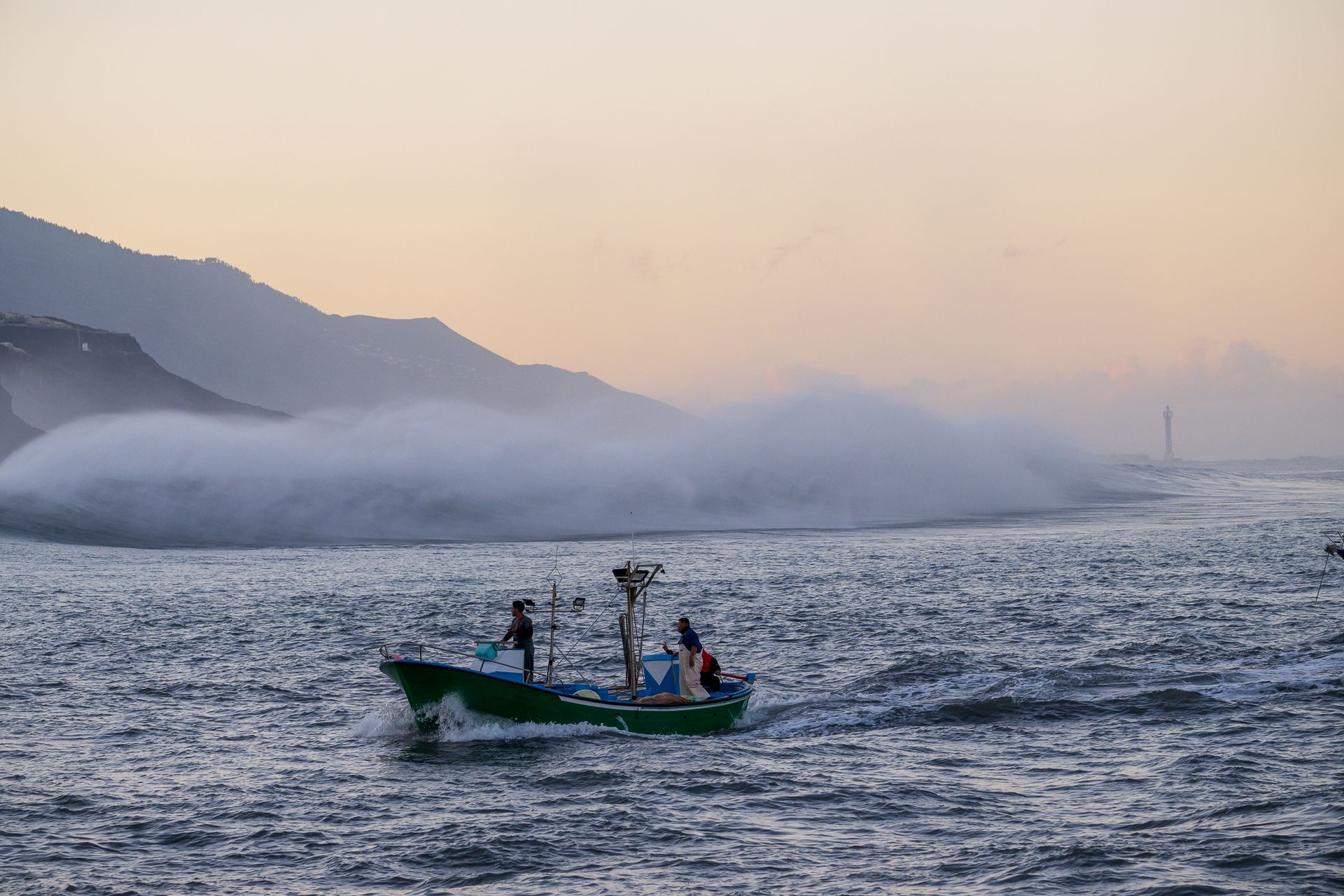 Fischer vor dem Hafen